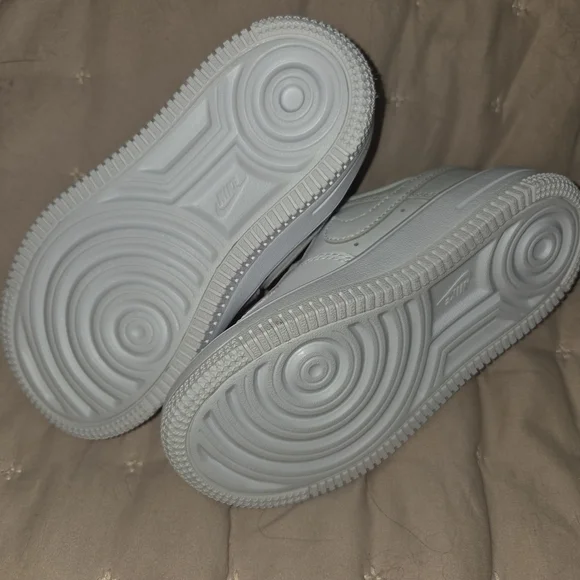 Classic White Kids' Sneakers - Picture 3 of 4